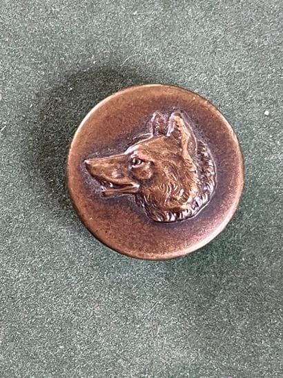 POI. Bouton de tenue de l’équipage de La...