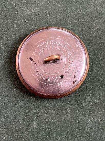 NOR. Bouton de tenue de l’équipage Roger...
