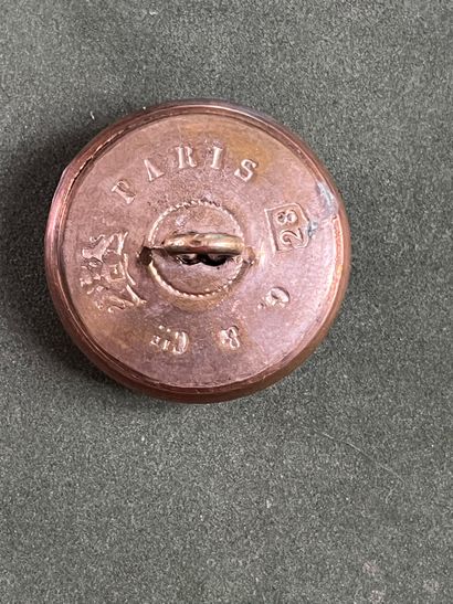 ANJ. Bouton de tenue de l’équipage du Luart...