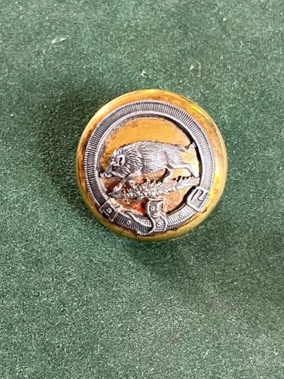 EST. Bouton de gilet du Vautrait Piqu’Avant...