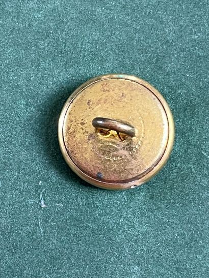 IDF. Bouton de gilet de l’équipage de Saint...