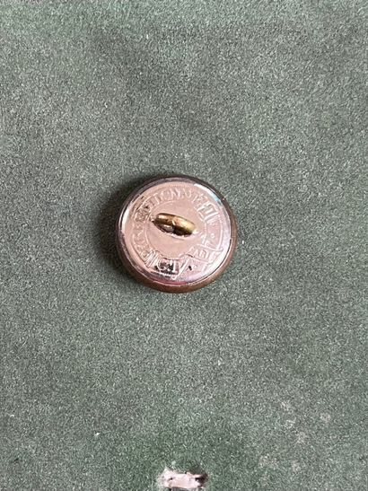 NOR. Bouton de gilet de l’équipage Degoy...