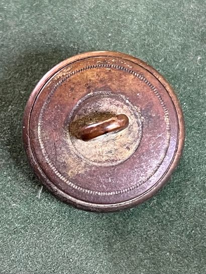 EST. Bouton de tenue de l’équipage Fautereau...
