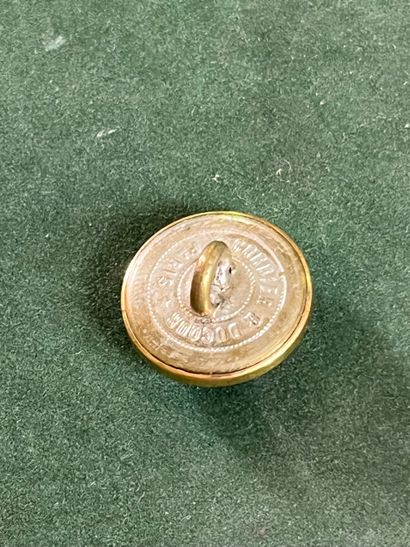 EST. Bouton de gilet du Vautrait Piqu’Avant...