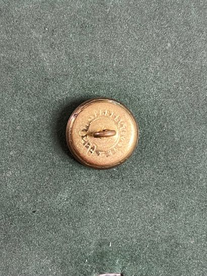 NOR. Bouton de gilet de l’équipage du Val...