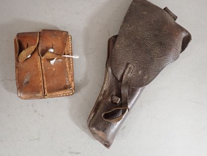 Etui à pistolet artisanal en cuir souple...