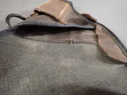 Etui règlementaire pour revolver Nagant Modèle...