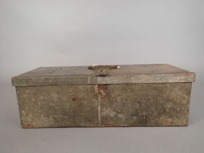 Caisse d’entretien et ustensiles pour cuisine...