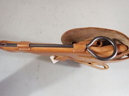 Etui en cuir fauve pour revolver Nagant modèle...