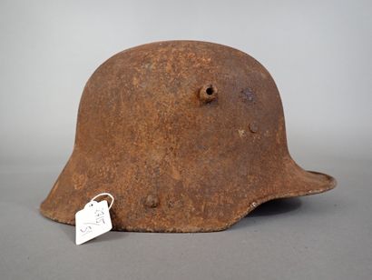 Coque de casque allemand modèle 1916. Sans...