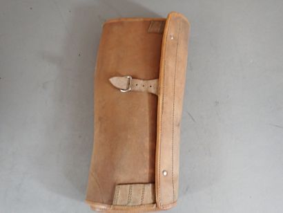 Trois paires de jambières ou houseaux en...