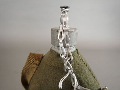 Deux gourdes. Un modèle militaire italien...