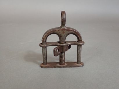 Poucette de gendarme en acier. Sans cadenas....