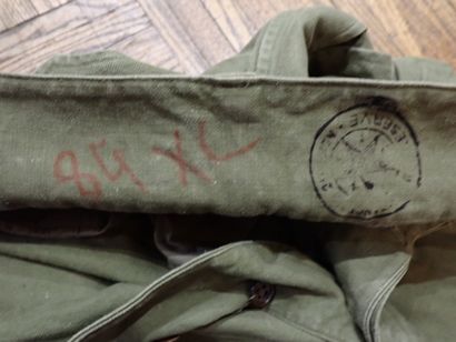 Pantalon modèle 47 en toile kaki, taille...