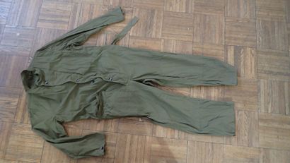 Lot composé d'un blouson portugais en drap...