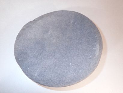 Casquette soviétique en drap gris à passepoil...