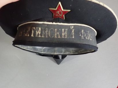 Béret de marin en drap noir avec passepoil...