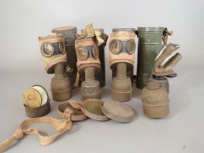 4 masques à gaz français de la Défense Passive...