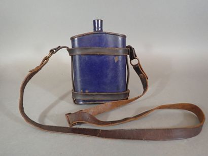 Bidon anglais en tôle émaillé bleu, sangle...