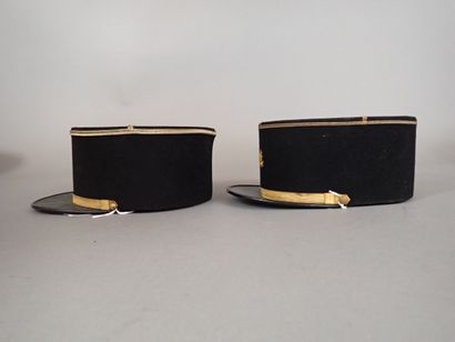 Deux képis d’adjudant de la Coloniale, en...