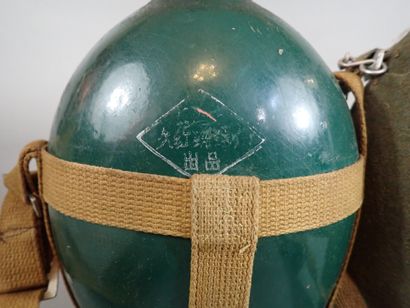 Deux gourdes. Un modèle militaire italien...