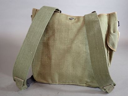 Lot TAP : musette TTA modèle 51 à l’état...