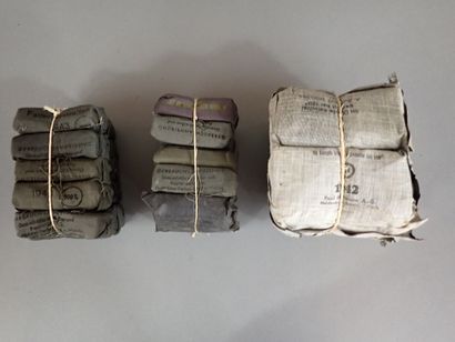 Trois paquets de 10 pansements allemands,...