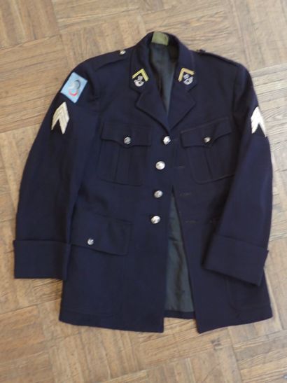 Fr- Vareuse de sergent-chef du 19e bataillon...