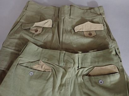 Deux pantalons de treillis modèle 47 en toile...