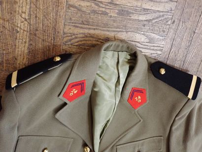 Fr- vareuse d’un sous-lieutenant du 74e R.A...