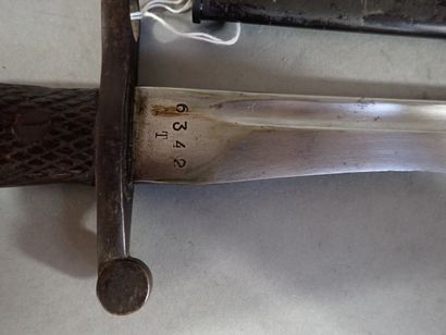 Baïonnette espagnole modèle 1941. Poignée...