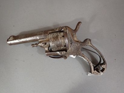 Petit revolver à broche type Lefaucheux....