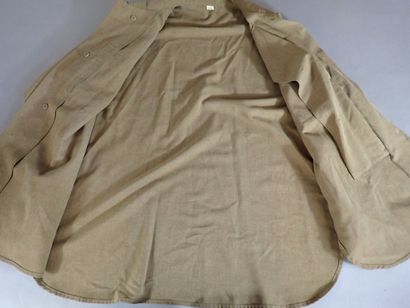 Chemise US moutarde. Reproduction contemporaine,...