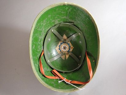 Casque Nord Vietnamien en carton recouvert...
