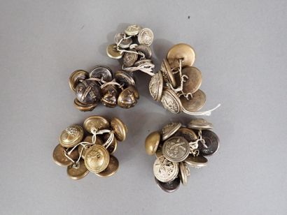Lot de boutons militaires dont infanterie,...