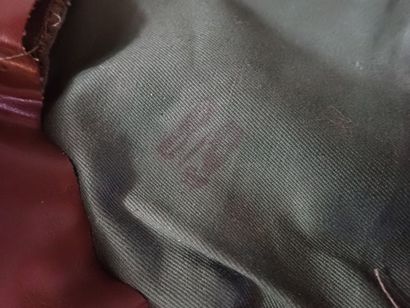 Lot de deux casquettes en toile verte, une...