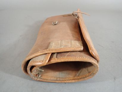 Trois paires de jambières ou houseaux en...