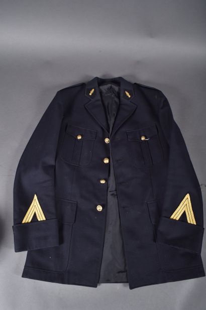 Un uniforme de sapeur-pompiers Vareuse, pantalon...
