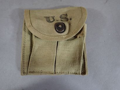 Deux pochettes porte-chargeurs Lee Enfield...