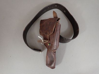 Etui en cuir souple brun pour pistolet type...