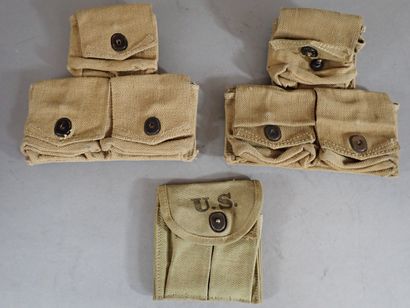 Deux pochettes porte-chargeurs Lee Enfield...