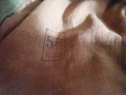 Lot de deux casquettes en toile verte, une...