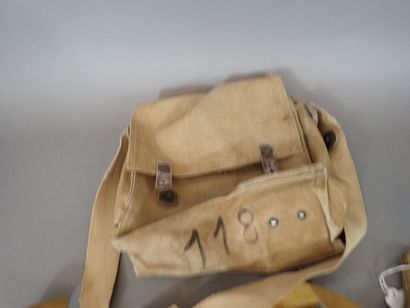 Lot: casquette russe en toile sable avec...