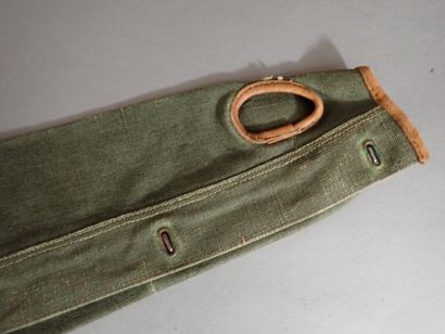 Deux housses de protection pour arme collective...