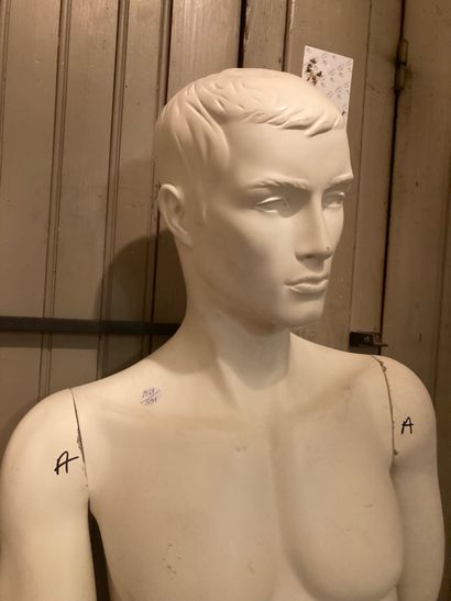 Mannequin homme, grande taille en résine...