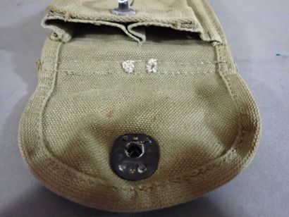 Deux pochettes porte-chargeurs Lee Enfield...