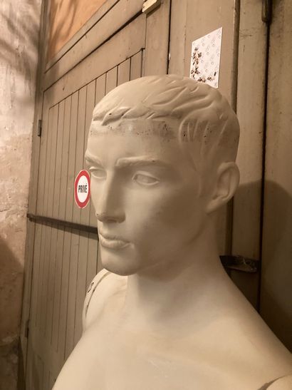 Mannequin homme, grande taille en résine...