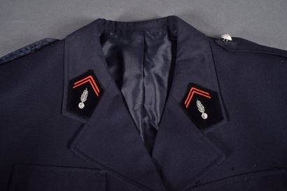 Un uniforme de sapeur-pompiers Vareuse, pantalon...