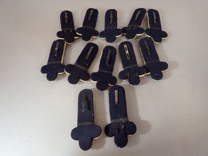 6 paires d’épaulettes de sous-officier de...