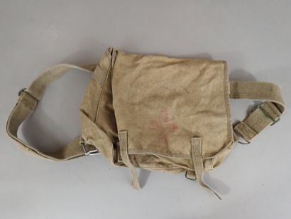 Musette TTA modèle 1950 d’infirmier, en toile...